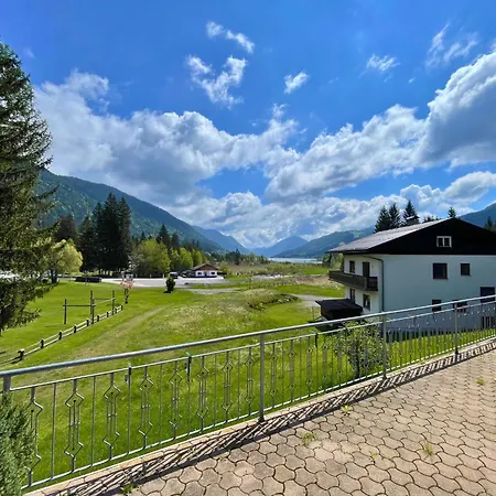 Apartment Helles Mit Seeblick Oberdorf (Spittal an der Drau, Carinthia)