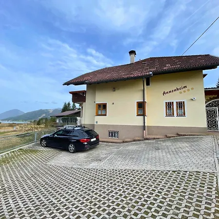 Helles Mit Seeblick *